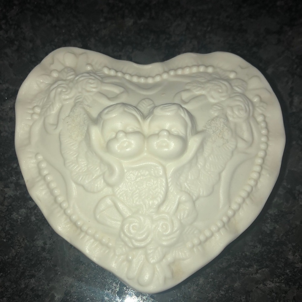 Cherubs Porcelain Trinket